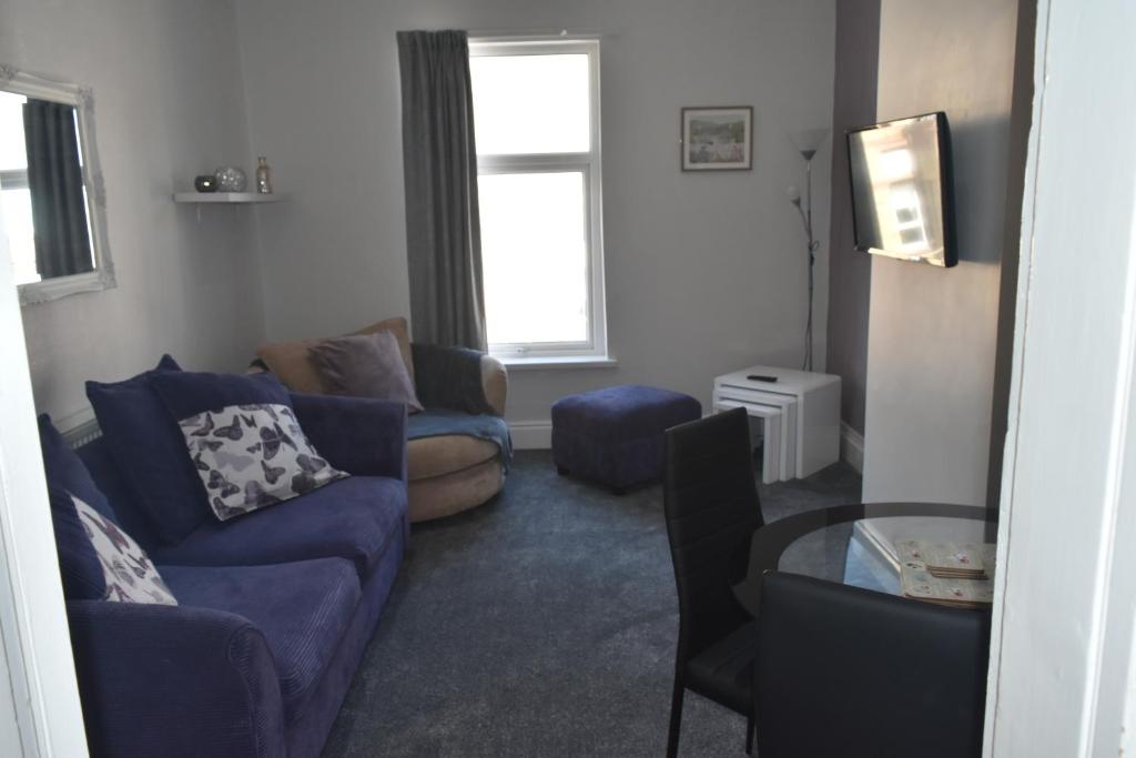 Adelaide Apartments 2 room 4